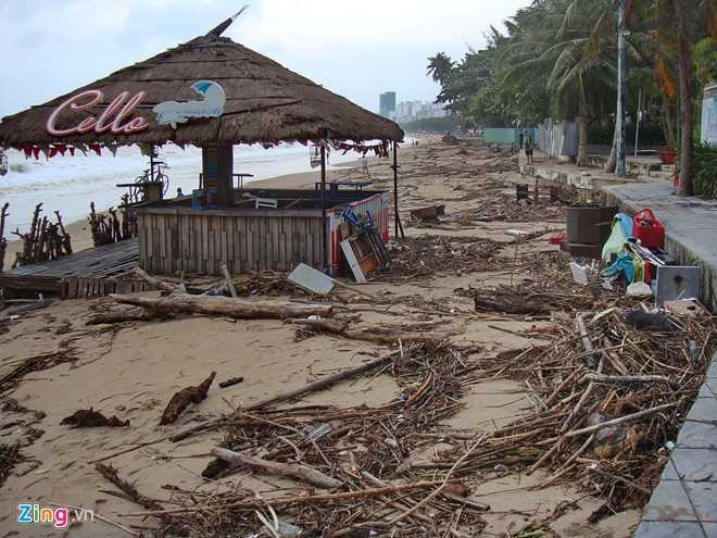 Bai bien dep nhat the gioi xac xo sau lu hinh anh 3