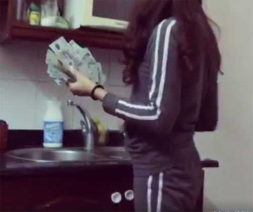 co gai bi ban trai nem xap tien 500 nghin vao mat len tieng hinh anh 1