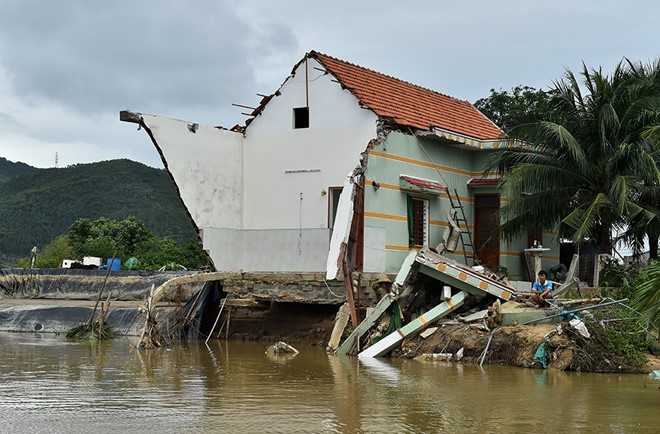 Thu tuong Nguyen Xuan Phuc thi sat vung lu Binh Dinh hinh anh 4