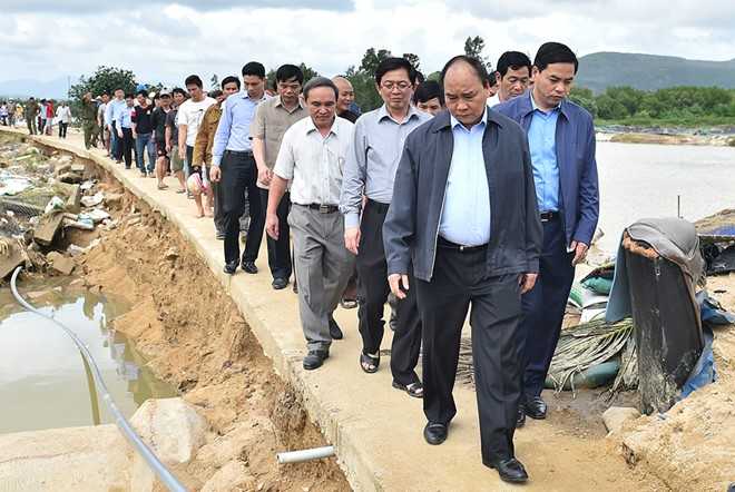 Thu tuong Nguyen Xuan Phuc thi sat vung lu Binh Dinh hinh anh 5
