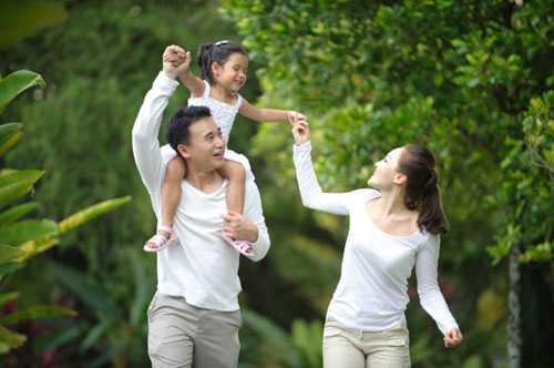 1435051294-tan-huong-mua-he-hoanh-trang-ben-gia-dinh--1-