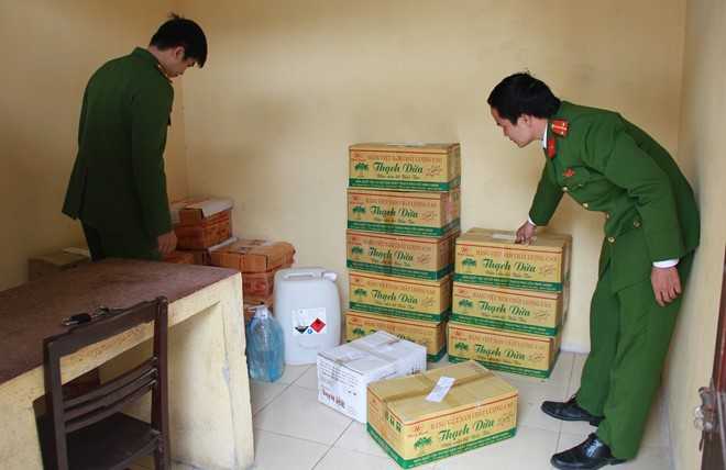 San xuat giam bang axit va nuoc la de ban dip Tet hinh anh 1