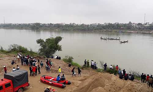 nguoi-dan-ong-mat-tich-sau-chau-nhau