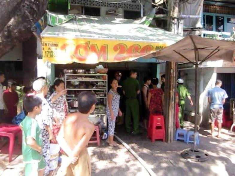 tp.hcm: thay binh gas chay quan com, 2 nguoi nhap vien hinh anh 4