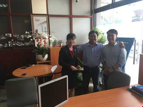 Nhờ facebook tìm được tiền đánh rơi ở trụ ATM - ảnh 2