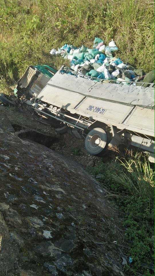 Xe tình nguyện gặp nạn ở đèo Pha Đin, 3 người thương nặng