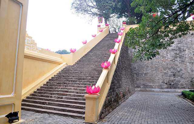  Đơn vị quản lý khu Hoàng Thành Thăng Long cho biết, đến khoảng 23 tháng Chạp công việc làm mới Hoàng Thành Thăng Long cơ bản hoàn thành 