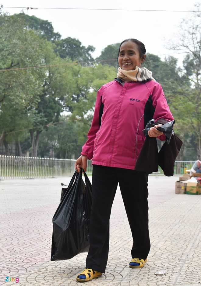 Nguoi ngheo vui ve sam Tet o phien cho 0 dong hinh anh 10