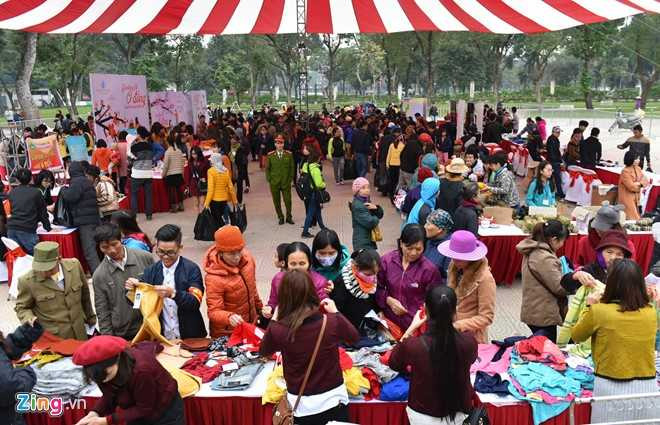 Nguoi ngheo vui ve sam Tet o phien cho 0 dong hinh anh 1