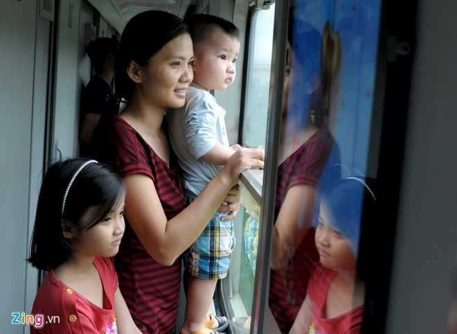 Phut nguoi doan tu o nha ga ngay can Tet hinh anh 1