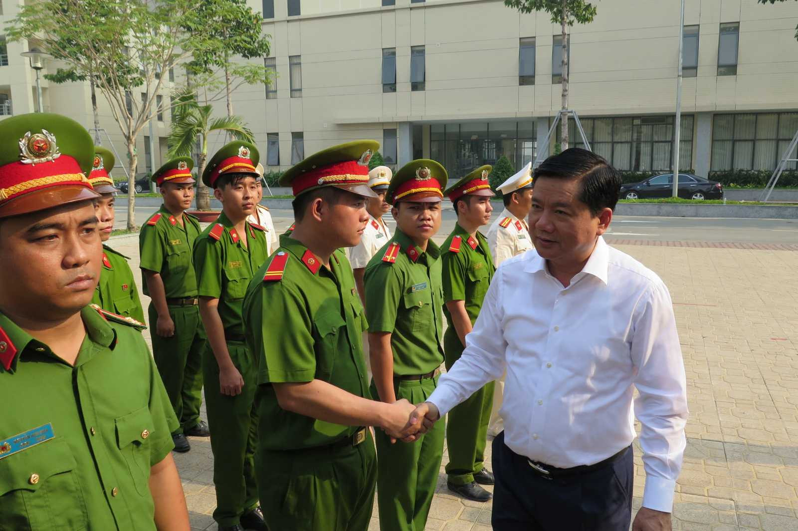 Bí thư Đinh La Thăng: ‘Từ hôm nay là giây phút đen tối nhất của tội phạm’ - ảnh 2