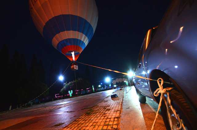 Khinh khi cầu chỉ bay treo phục vụ du khách do nằm trong vùng trung tâm thành phố. Khinh khí cầu bay cao nhất khoảng 30 mét. Lần này, tổ lái đều là người nước ngoài, đến từ Đức và Trung Quốc.