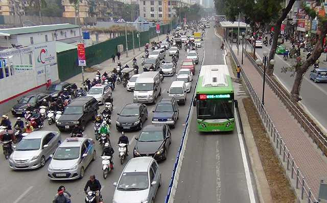 Xe buýt nhanh không phải là thứ đồ chơi mà là giải pháp cứu cánh cho giao thông đô thị (ảnh: Quang Phong)