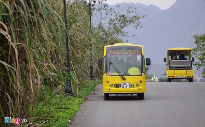 Hinh anh xau xi, phan cam ngap chua Bai Dinh dau nam moi hinh anh 15