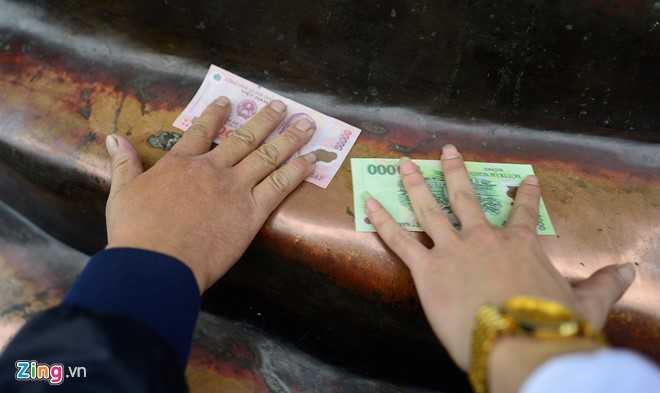 Hinh anh xau xi, phan cam ngap chua Bai Dinh dau nam moi hinh anh 8