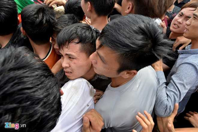 Hang tram thanh nien giam dap, cuop chieu mong sinh con trai hinh anh 11