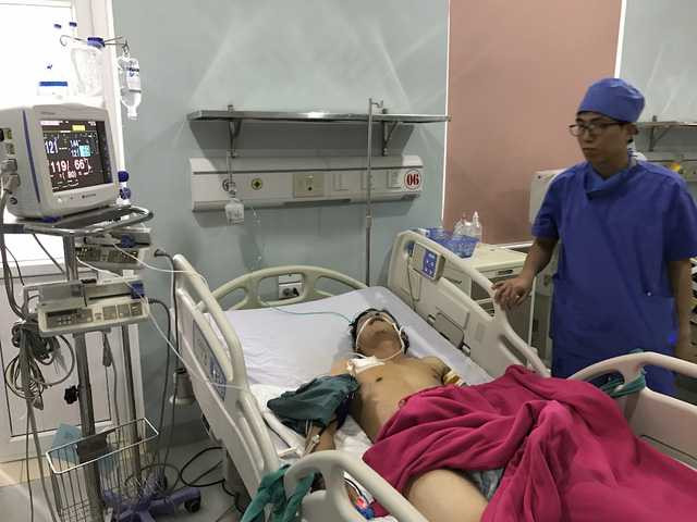 Hiện anh Tĩnh đã qua cơn nguy kịch nhưng vẫn chưa hay biết vợ con anh chết.