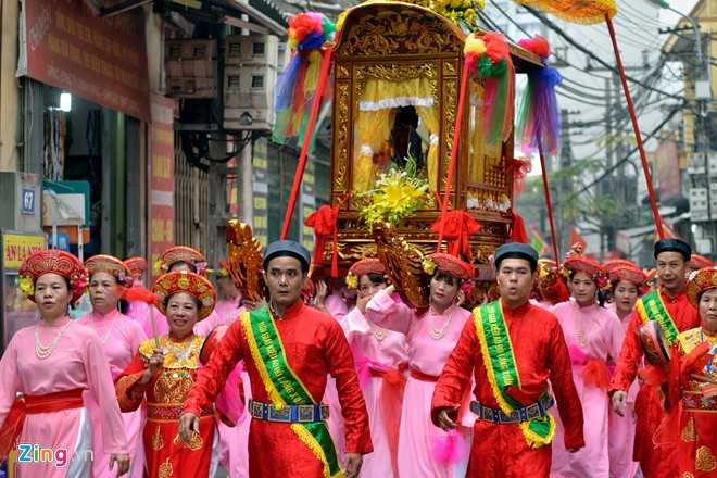 Hang nghin nguoi chay theo 'kieu bay' giua thu do hinh anh 2