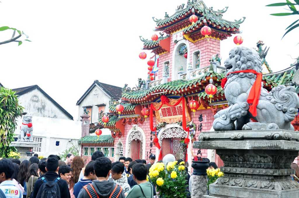 Dan mien Trung 'rong ran' o Hoi An xin loc dau nam hinh anh 12