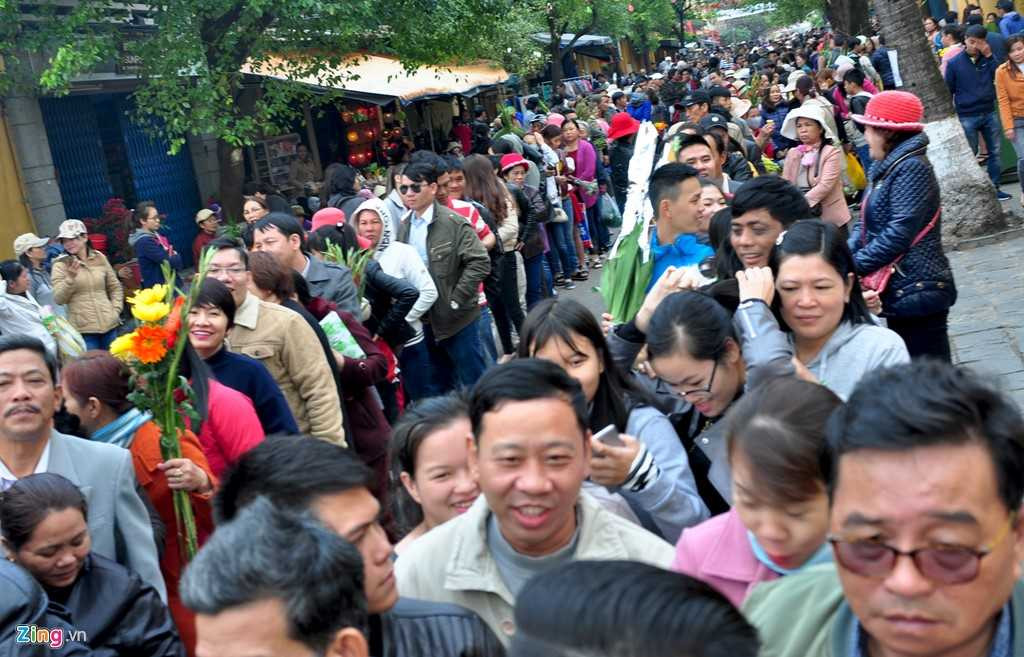 Dan mien Trung 'rong ran' o Hoi An xin loc dau nam hinh anh 5