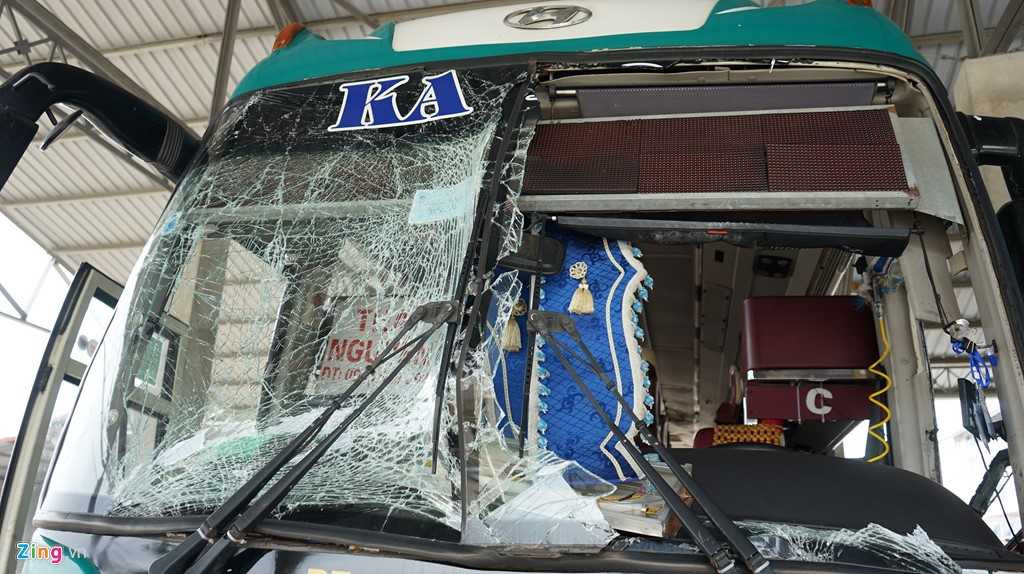 Ben trong xe giuong nam phat no giua dem lam 2 nguoi chet hinh anh 4