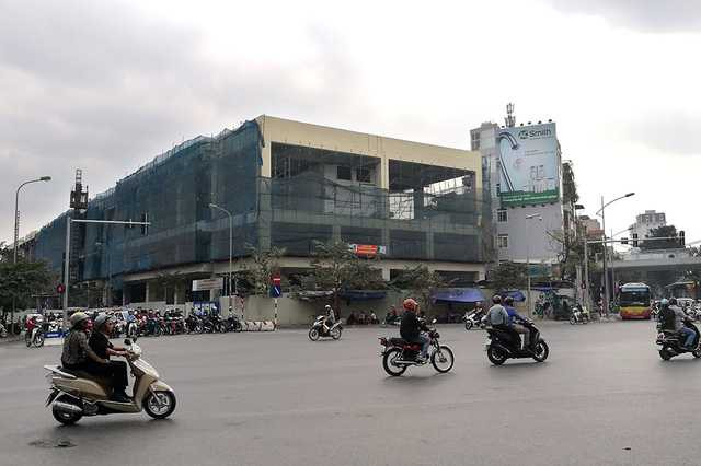  Ga Cát Linh: Nằm ở khu vực trung tâm của thủ đô Hà Nội, là một trong hai đầu tuyến của đường sắt trên cao đầu tiên ở Việt Nam. 