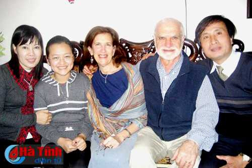 mot gia dinh que ha tinh co 2 con gai cung hoc dai hoc harvard