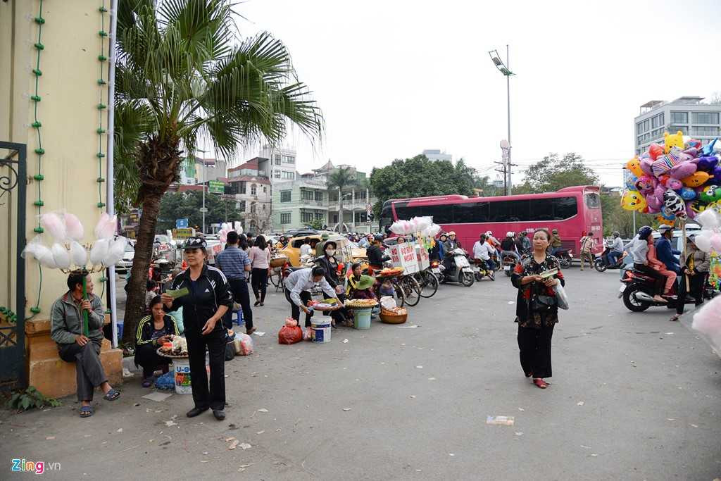 Le hoi hoa hong Bulgaria e khach, ve cho den giam gia hinh anh 2