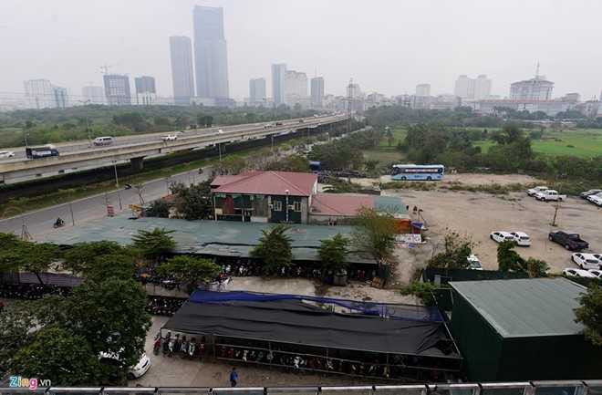 Cong an ra quan dep bai giu xe quanh ben My Dinh hinh anh 1