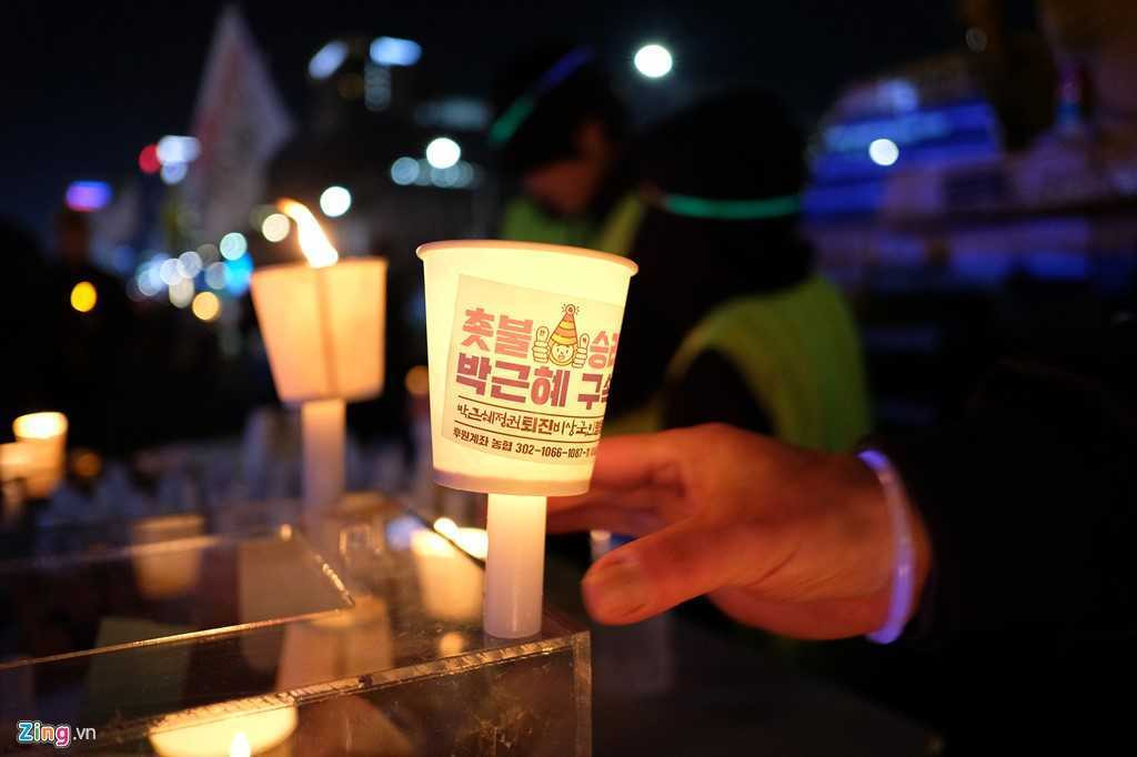 Nhieu nguoi Han Quoc hat mung Tong thong Park bi phe truat hinh anh 8