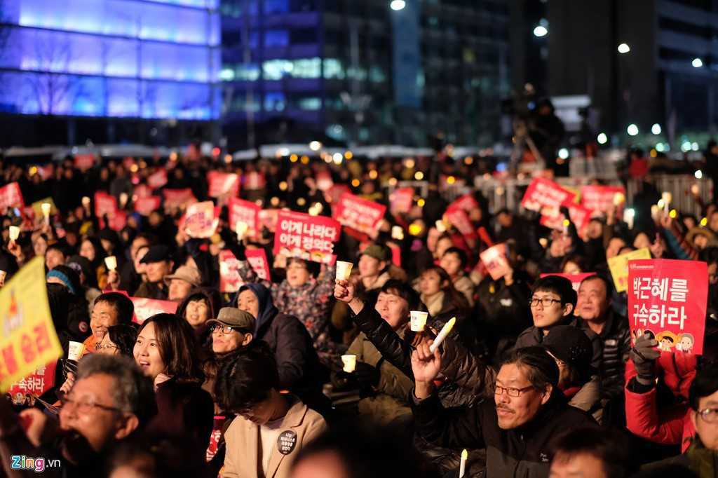 Nhieu nguoi Han Quoc hat mung Tong thong Park bi phe truat hinh anh 5