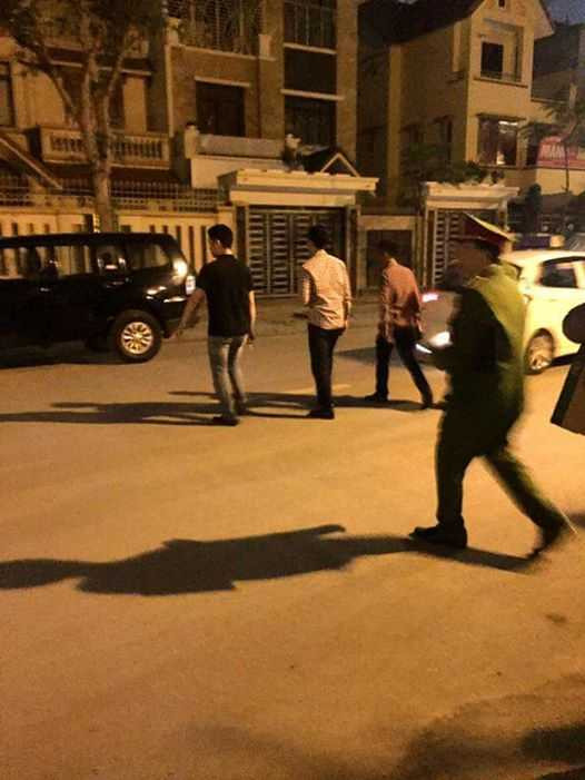 Công an Hà Nội khám xét nơi ở của nghi can dâm ô trẻ em ảnh 1