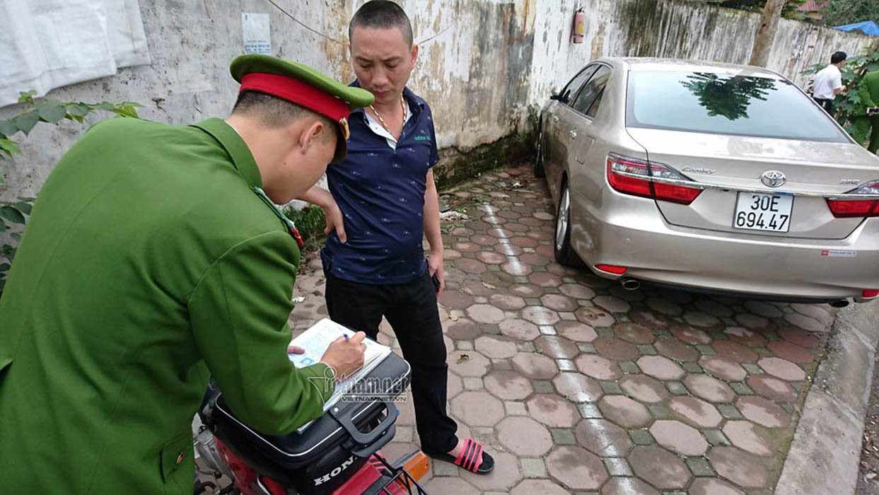 vỉa hè, quận 1, Chủ tịch Nguyễn Đức Chung, Ông Đoàn Ngọc Hải, giành vỉa hè, Hà Nội, dẹp vỉa hè