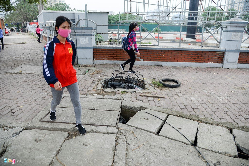 Via he Ha Noi - Bẫy chết người trên vỉa hè Hà Nội - Xã hội - 5
