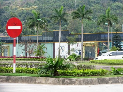 cua-hang-chi-ban-cho-nguoi-trung-quoc-khoa-cua-do-bien-hieu