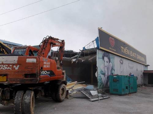 cua-hang-chi-ban-cho-nguoi-trung-quoc-khoa-cua-do-bien-hieu-1