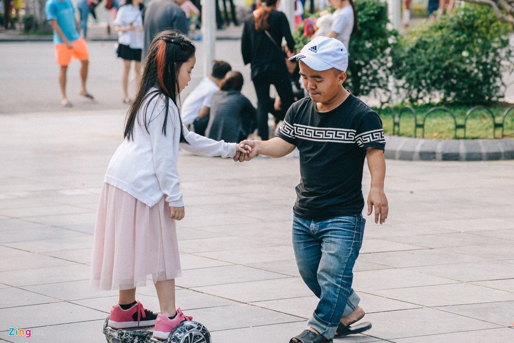 Nhung manh doi muu sinh tren pho di bo hinh anh 4