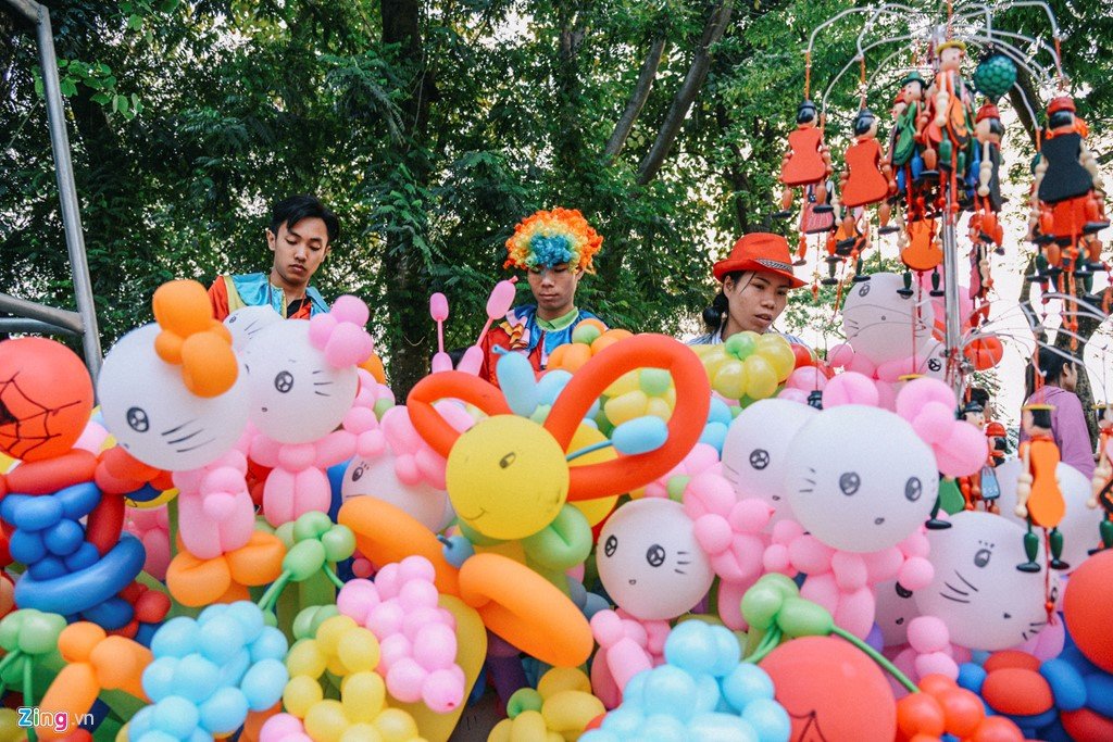 Nhung manh doi muu sinh tren pho di bo hinh anh 9