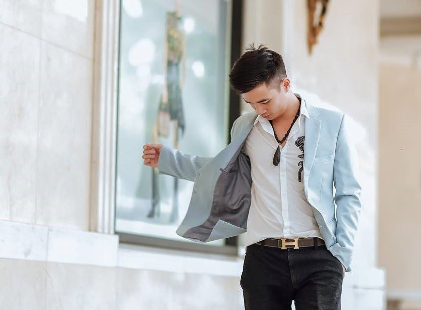 Le Roi ‘lot xac’ thanh ong chu trong bo anh moi hinh anh 7