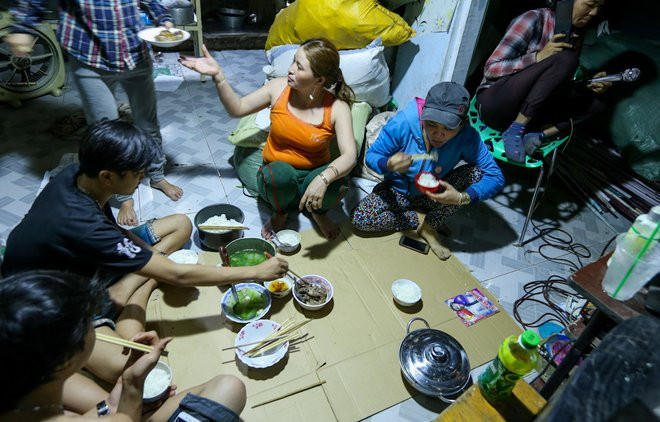 Hinh anh Cuoc song cua chi ve chai sau hai nam nhan 5 trieu yen 9