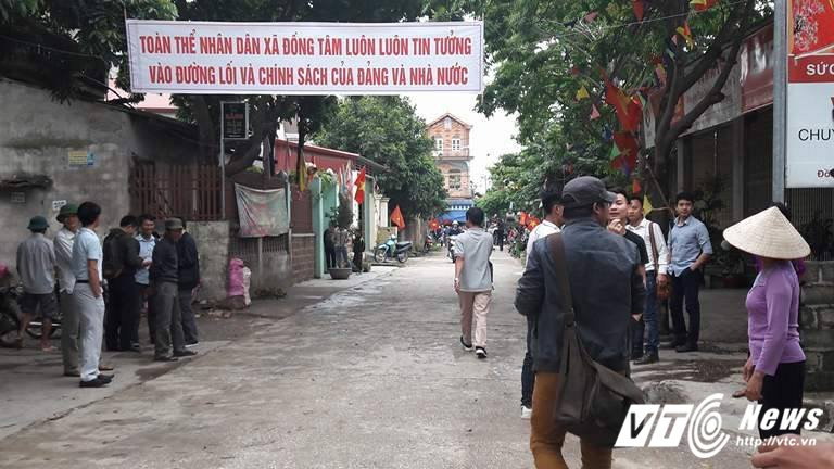Hinh anh Nguoi dan Dong Tam bo sung kien nghi gui toi Chu tich Nguyen Duc Chung - Xa hoi 7