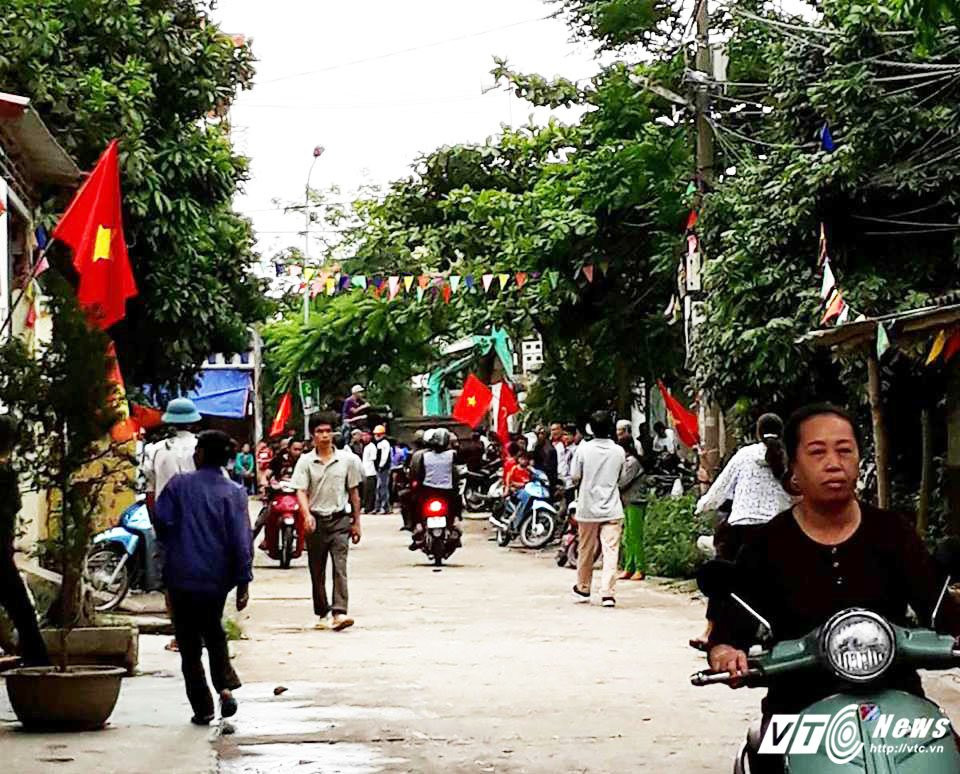 Hinh anh Nguoi dan Dong Tam bo sung kien nghi gui toi Chu tich Nguyen Duc Chung - Xa hoi 7