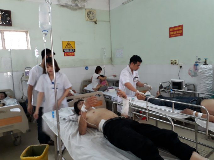 Nạn nhân đang được cấp cứu tại Bệnh viện Hữu Nghị 103 Yên Bái.
