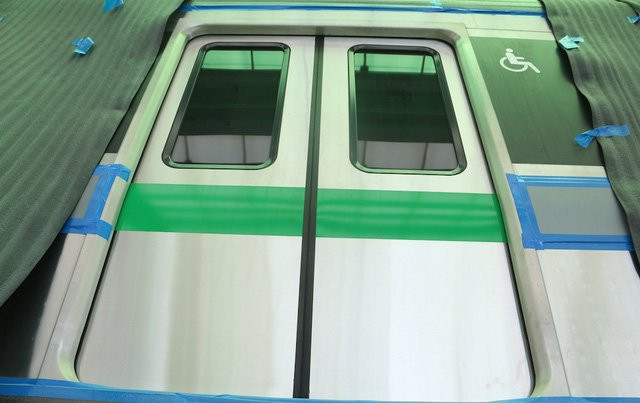 Cửa lên-xuống tàu dành cho người khuyết tật