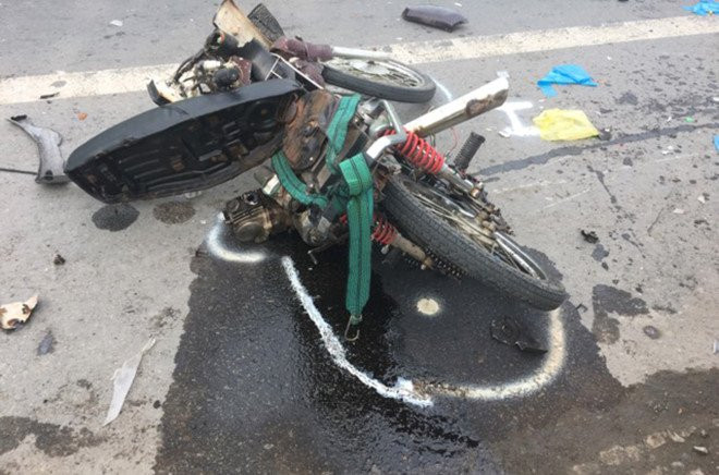 Oto tong lien hoan 3 xe may, 1 nguoi chet 5 nguoi bi thuong hinh anh 2