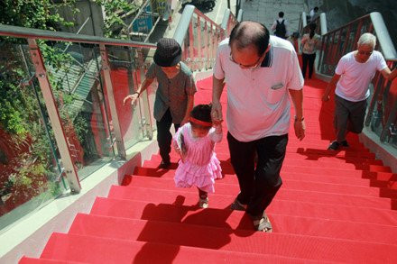 Khe hở lớn ở ga đường sắt trên cao La Khê “đánh bẫy” hành khách ảnh 2