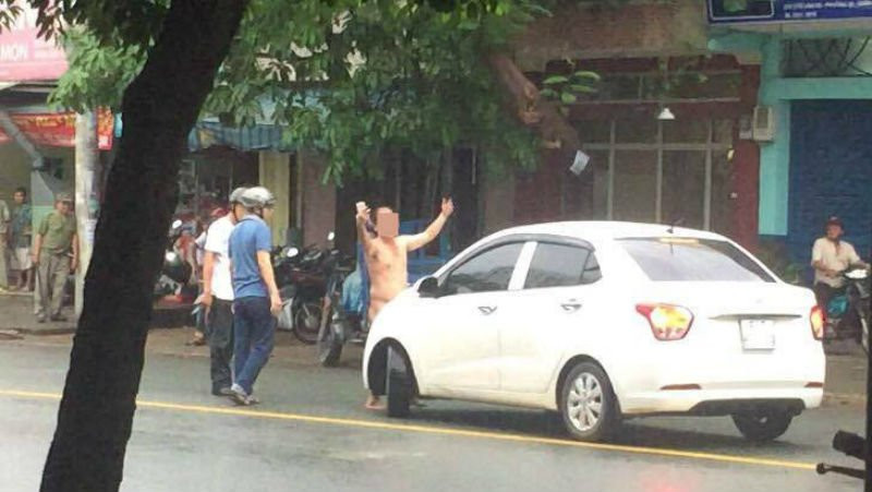 thoát y gây rối, say xỉn gây rối, náo loạn đường phố, sài gòn