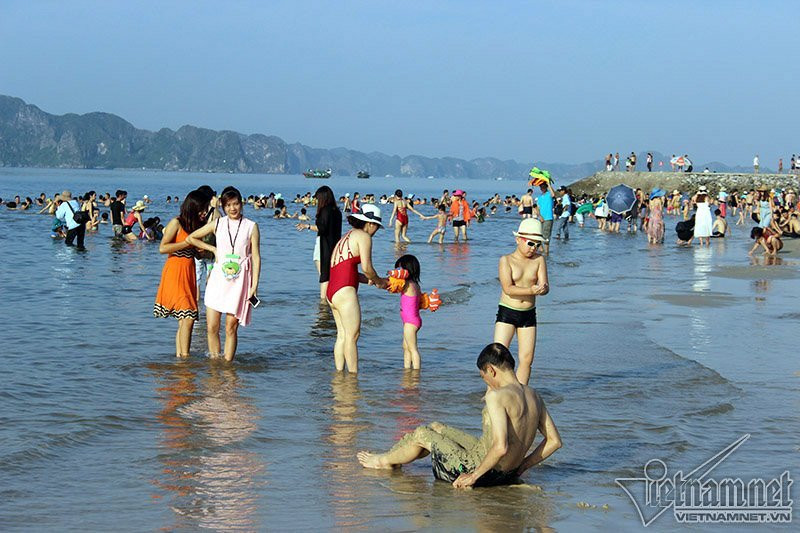 nắng nóng, nắng gay gắt, nóng kỷ lục, nóng thiêu đốt, Bãi Cháy, Quảng Ninh, Hạ Long