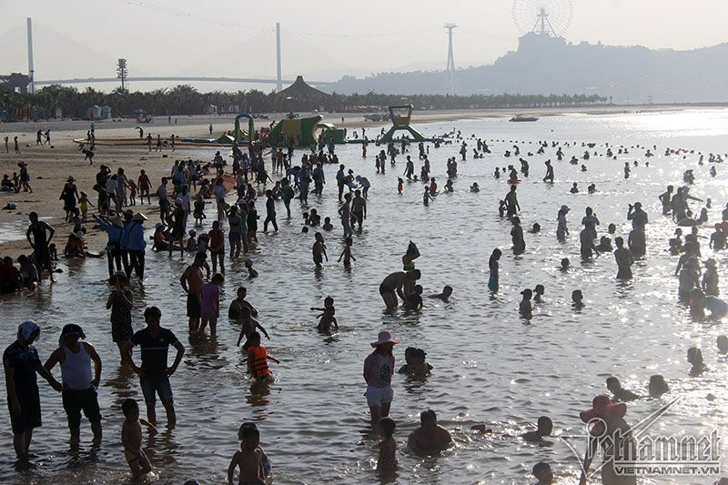 nắng nóng, nắng gay gắt, nóng kỷ lục, nóng thiêu đốt, Bãi Cháy, Quảng Ninh, Hạ Long