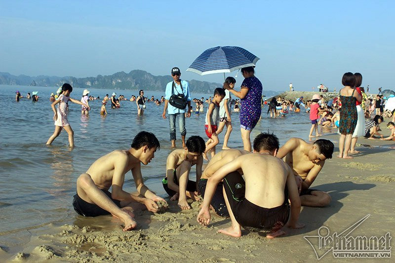 nắng nóng, nắng gay gắt, nóng kỷ lục, nóng thiêu đốt, Bãi Cháy, Quảng Ninh, Hạ Long